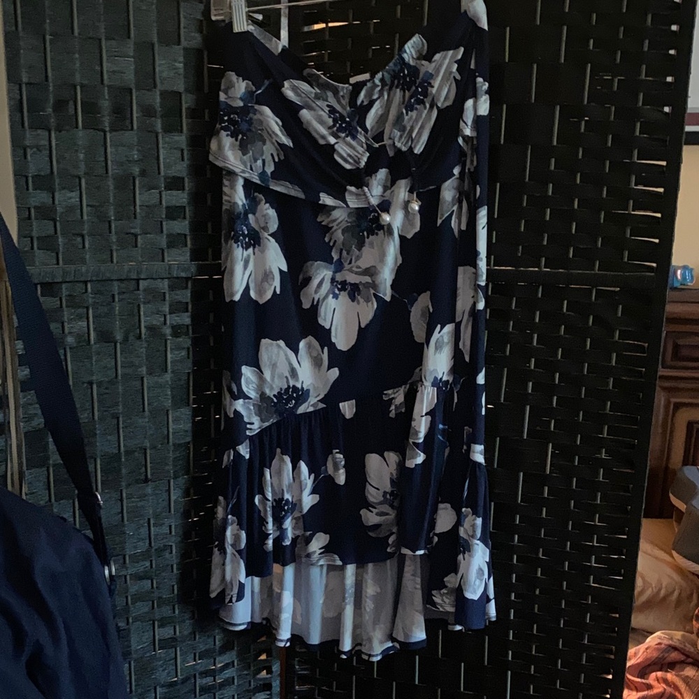 VENUS Navy and White Floral High-Low Skirt